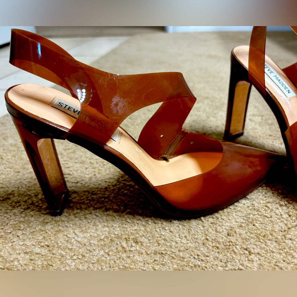 Steve Madden plastic/lucite type pump